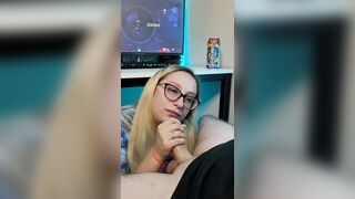 A blowjob while gaming