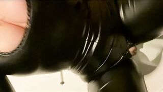 Daniela Blume: Latex piss #2