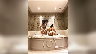 Dayami Padron: Jacuzzi time ♥️♥️‍♀️ #4