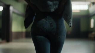 SLOW MOTION: Deepika Padukone’s ass in tight jeans!