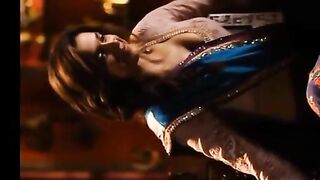 A satisfying video of our cumdevi Deepika Padukone ????