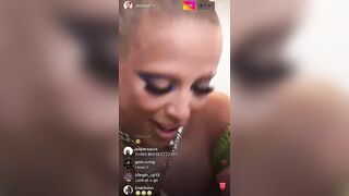 Doja Cat: Doja Cat shows off her new look. shaved eyebrows and a Bald head #2