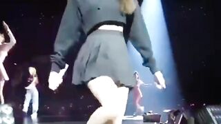 That’s right Jennie sway that hips for me and show that ass and dance like a stripper in front of me ♥️♥️♥️♥️♥️♥️♥️♥️ #2