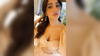 Neha Sharma is a tease????