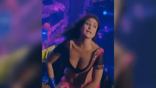 Bollywood Milfs: Kareena Kapoor jiggle #2