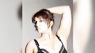 Huma Qureshi's strong & milfy body ????????