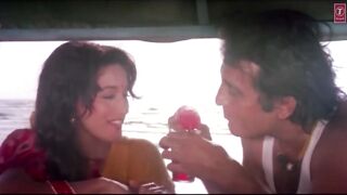 Bollywood Milfs: Madhuri Dixit and Vinod Khanna - another kiss #2