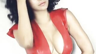 Shruthi Hassan awesome boobs