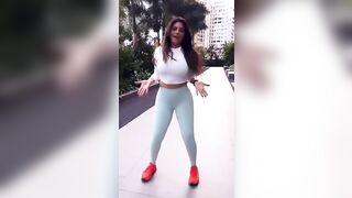 Bollywood Milfs: Shama Shikander can Wiggle like pro♥️♥️ #2