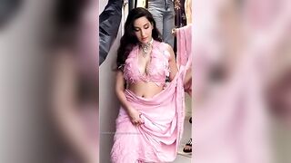 Bollywood Milfs: Nora Fatehi pallu drop. [ Closeup version] #2