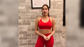 Jhanvi Kapoor jiggle