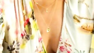 Bollywood Milfs: Kareena Kapoor's Mommy tits #3