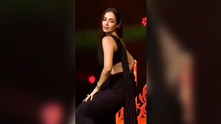 Malaika Arora Twerking in Saree????