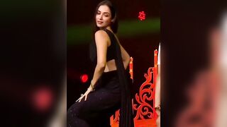 Malaika arora khan mommy trying to seduce you with those sexy expressions and twerking ????????