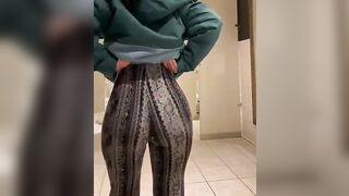 Big Booties: Wait for my ass to jiggle ! #2