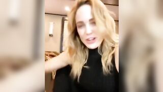 Caity Lotz: Legends are finally back so excited #2