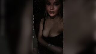 Chrissy Teigen: Chrissy Teigen #4