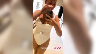 Chrissy Teigen: Bursting out №2 #3