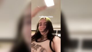 Billie Eilish: Queen ft. Billie‘s boobs - We Will Rock You. I found this video hilarious and thought I‘d share it #2