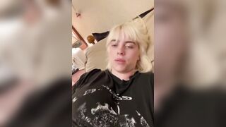 Billie Eilish: Perfect jiggle in slow mo #3