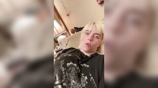 Billie IG story jiggle time!