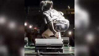 Billie Eilish: Booty on stage #4