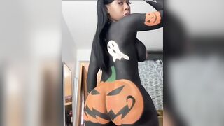 Clapping: Thick shawty getting ready for Halloween ♥️♥️♥️♥️♥️♥️ #3