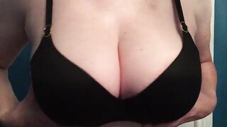 Cleavage: I need to post more of my boobs! ♥️♥️♥️♥️♥️♥️ #2