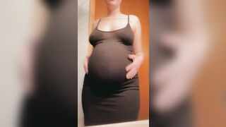 Clothed Pregnant Women: 22 weeks and huge ❤️ #3